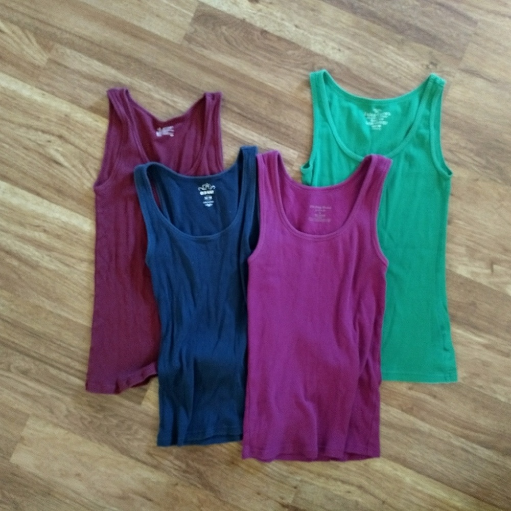 3/$20 Women's medium size tank top lot
